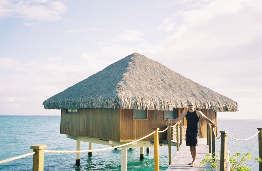 Jimmy huahine bungalow